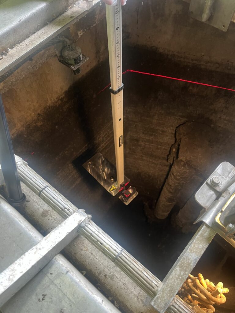 Poistionnement de la plaque de contrôle sous la sonde de mesure