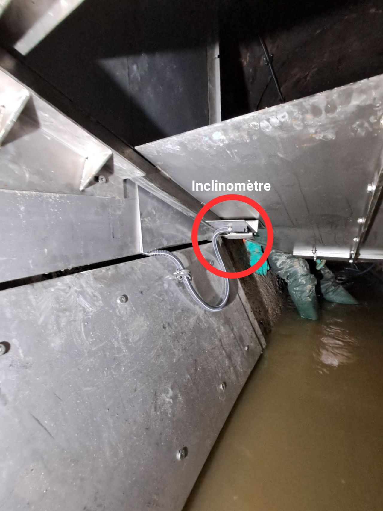Instrumentation d'une vanne hydrodynamique de 3D EAU avec un inclinomètre pour suivre ses performances dans le cadre du diagnostic permanent
