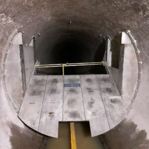 Vanne hydrodynamique de stockage en position ouverte posée par 3D EAU dans le collecteur de Orléans