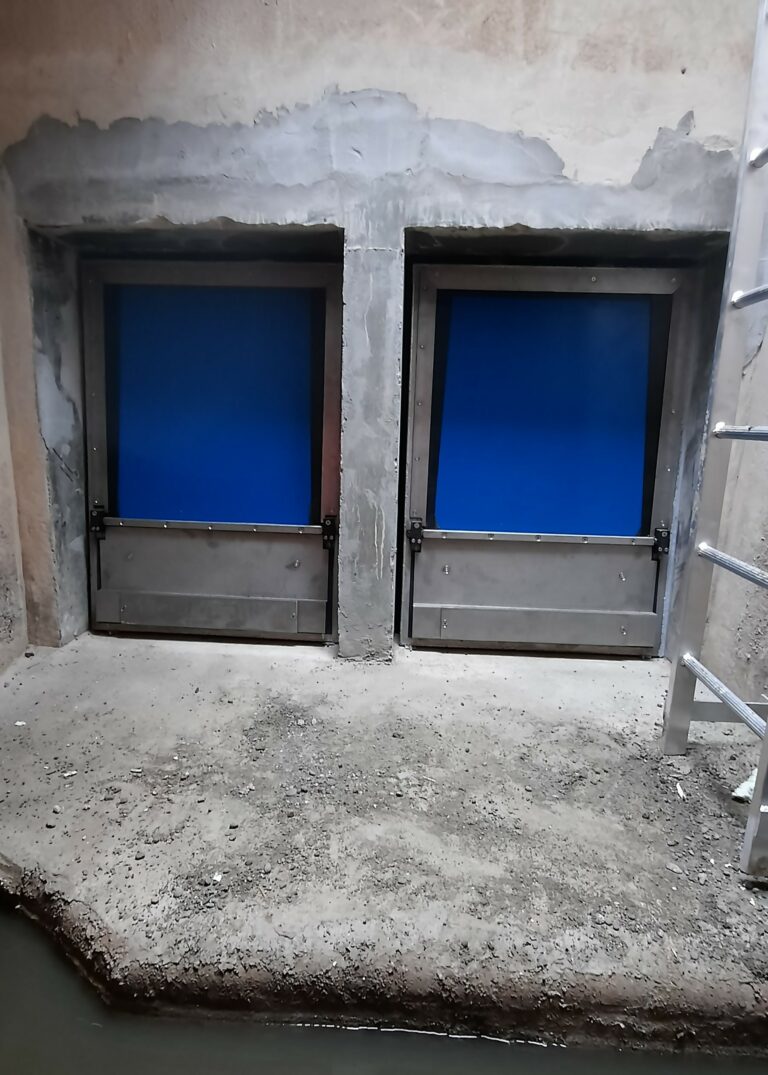 Vue amont des 2 vannes hydrodynamiques Deomatic du DO73