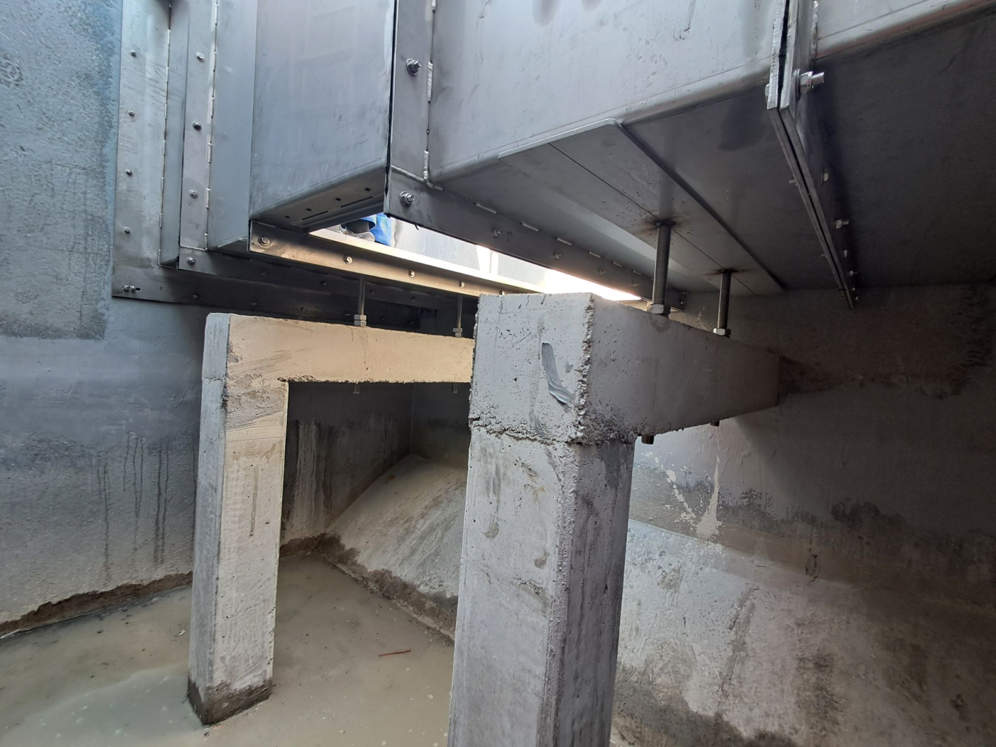 Piège à cailloux et protection des équipements de pompage